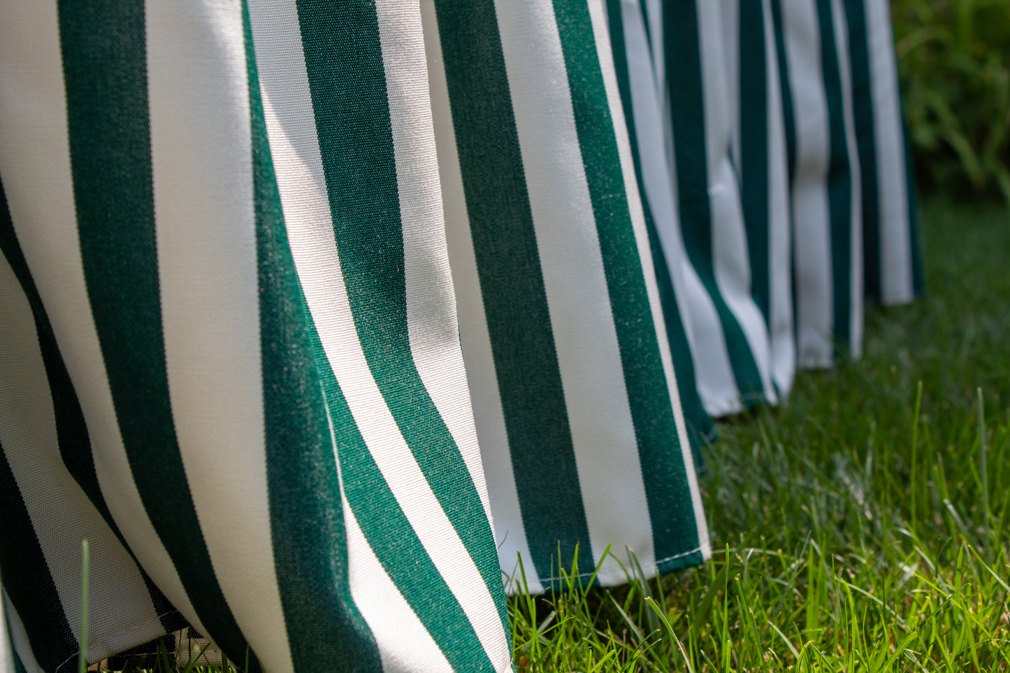 STRIPED & SHIRRED OUTDOOR TABLECLOTH